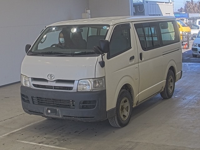TOYOTA HIACE VAN 4WD