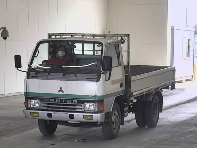 MITSUBISHI CANTER Gila
