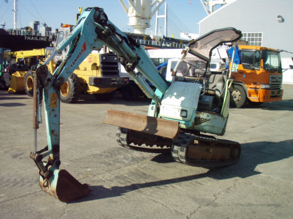 YANMAR EXCAVATOR 