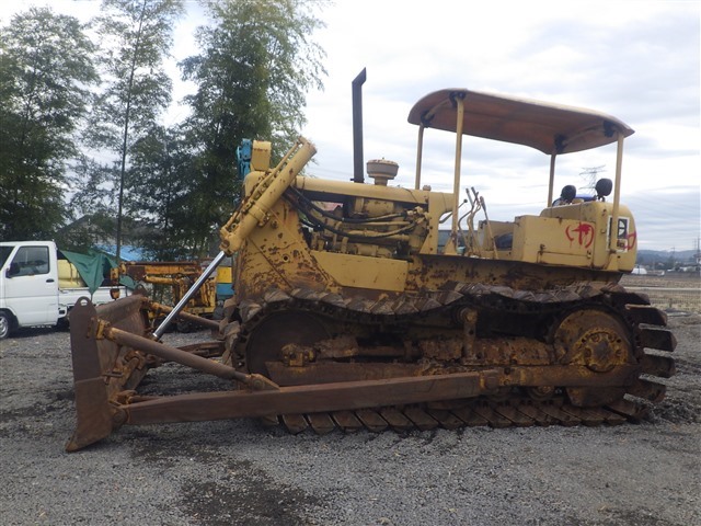 CATERPILLAR DOZER