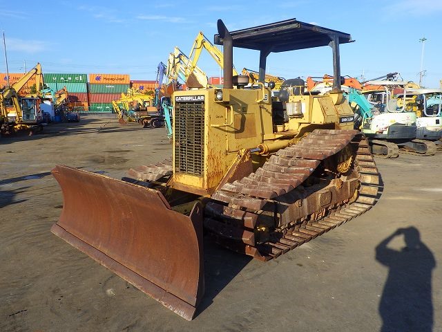 CATERPILLAR DOZER