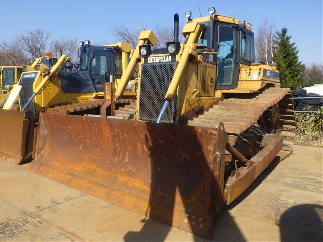 CATERPILLAR DOZER
