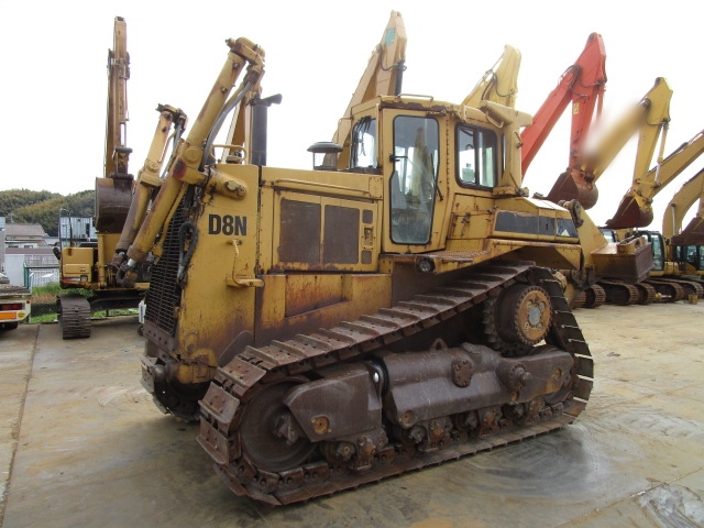 CATERPILLAR DOZER