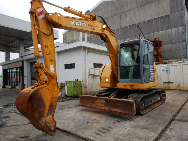 KATO EXCAVATOR