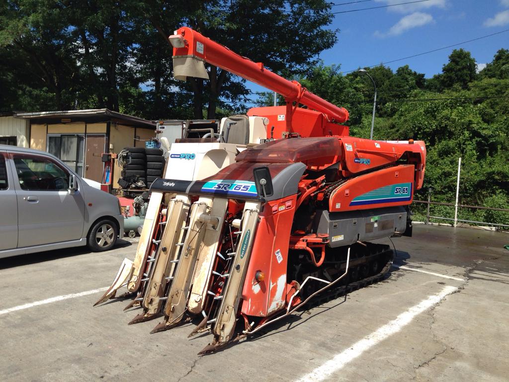 KUBOTA RICE HARVESTER