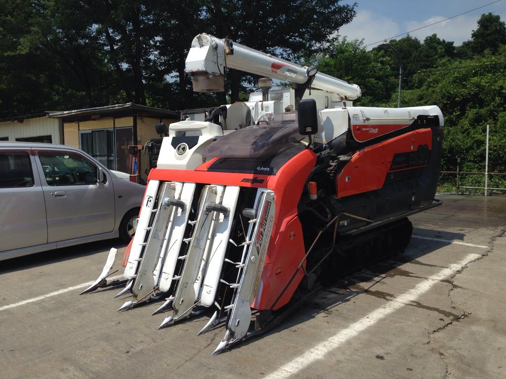 KUBOTA RICE HARVESTER