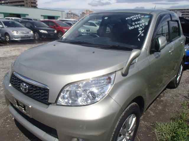 TOYOTA RUSH