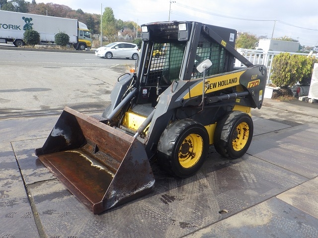 NEW HOLLAND SKID STEER