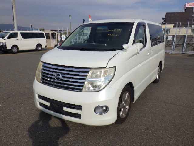 NISSAN ELGRAND