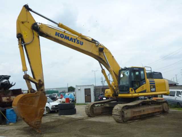 KOMATSU EXCAVATOR