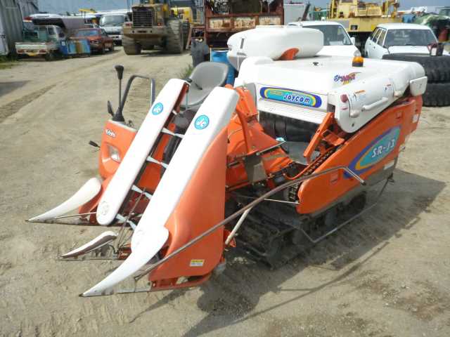 KUBATO RICE HARVESTER