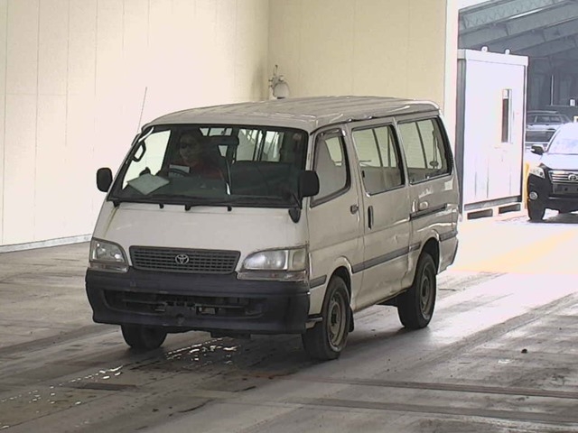 TOYOTA HIACE