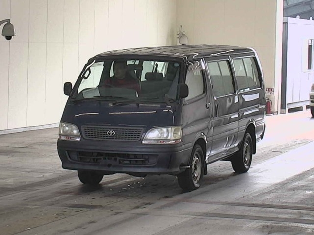 TOYOTA HIACE