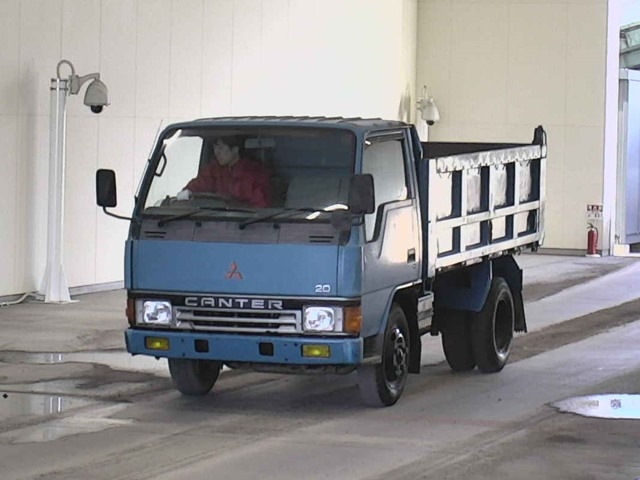 MITSUBISHI CANTER
