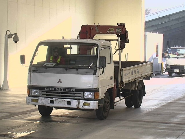 MITSUBISHI CANTER