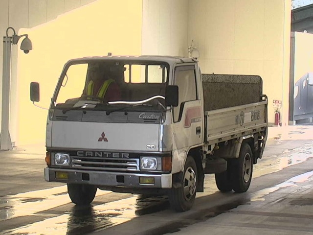 MITSUBISHI CANTER