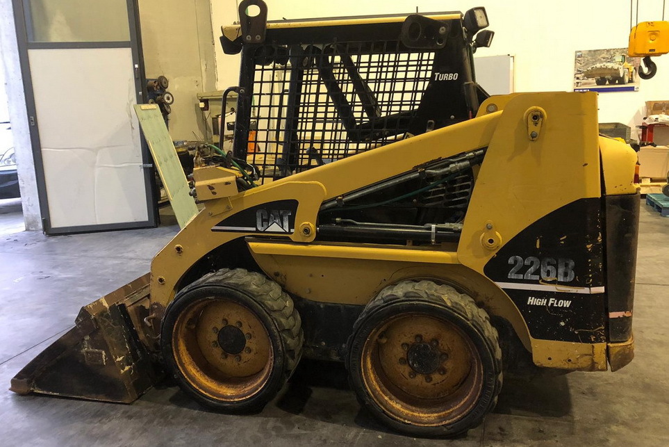 CATERPILLAR SKID STEER LOADER