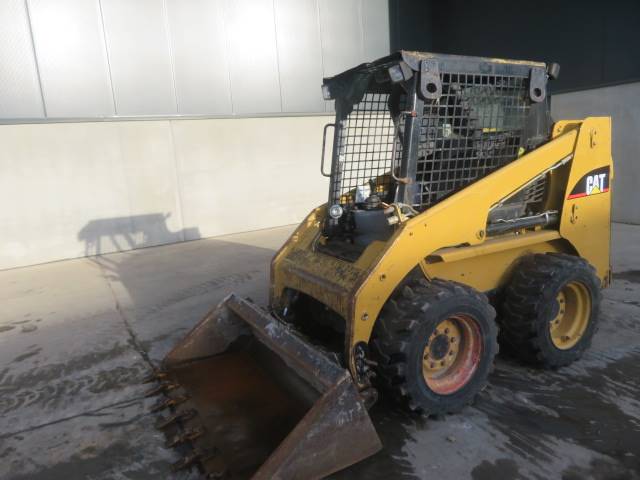 CATERPILLAR SKID STEER LOADER