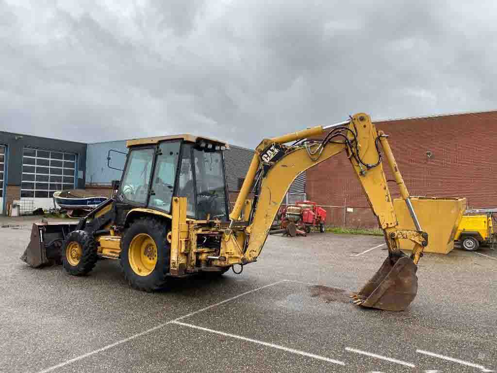 CATERPILLAR BACKHOE LOADER