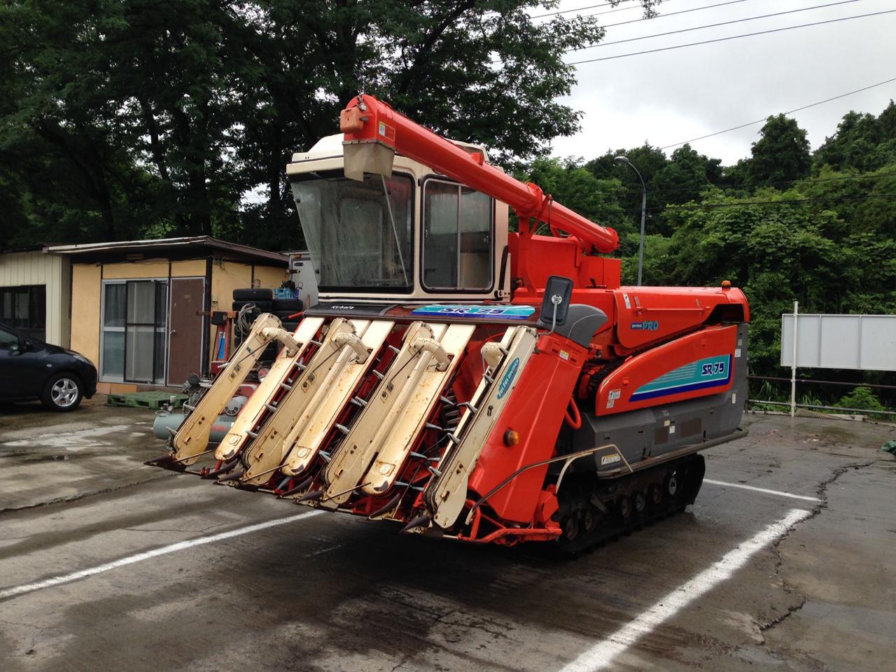 KUBOTA RICE HARVESTER 